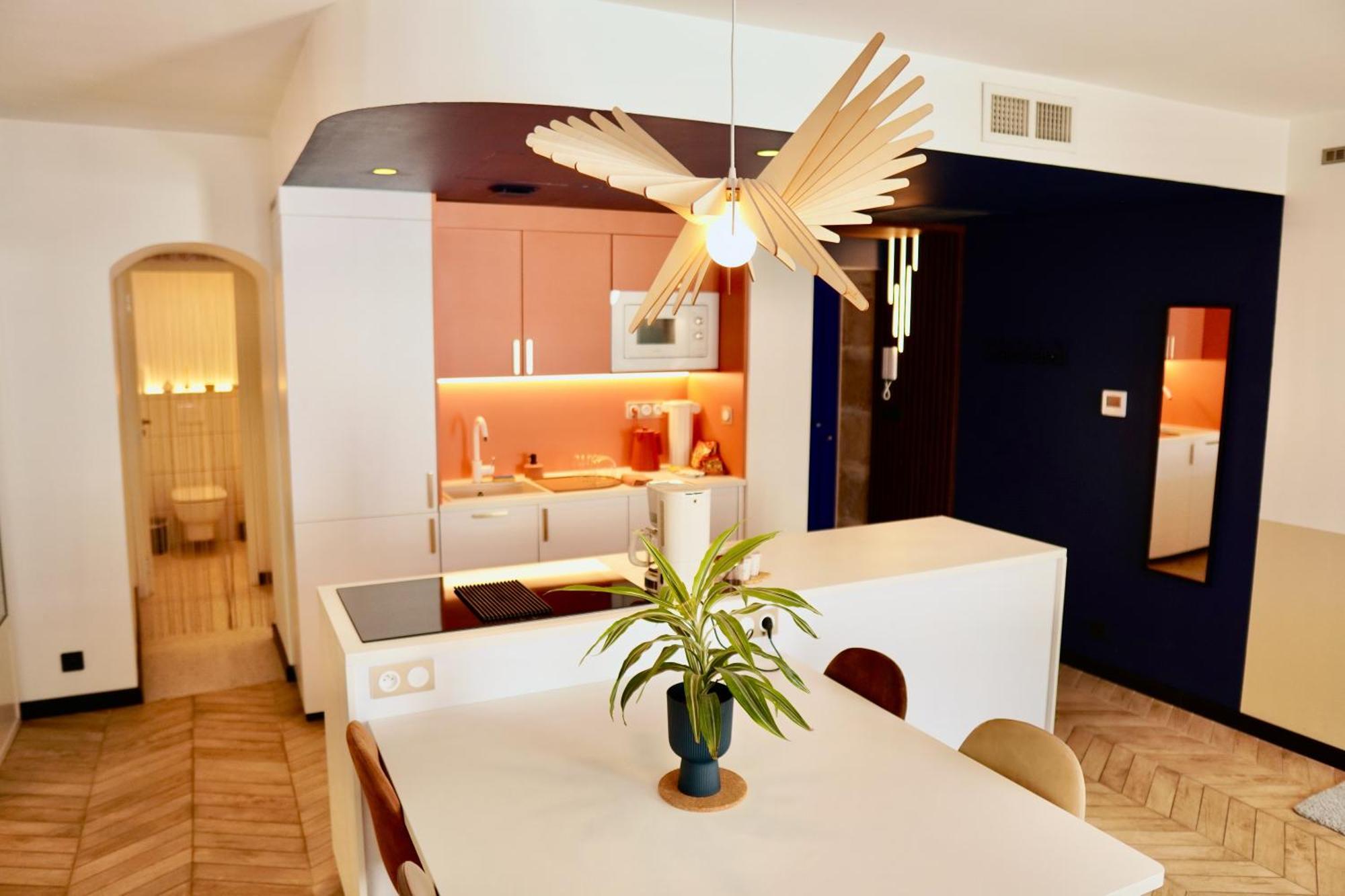 Roma Divine Home Cinema Et Jardin Nîmes Exteriér fotografie
